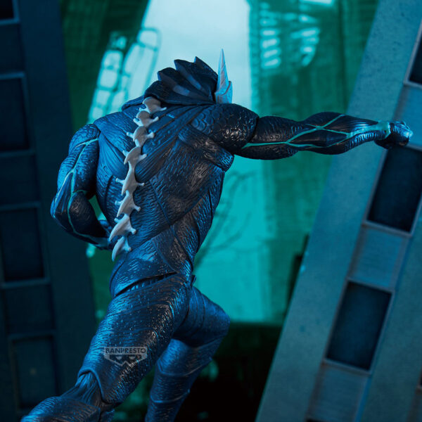 Banpresto Grandista Figure: Kaiju No. 8 - Kafka Hibino Transformación.