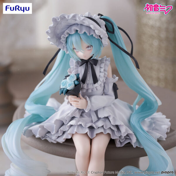 Furyu Noodle Stopper Figure: Hatsune Miku  Vintage Doll Style.