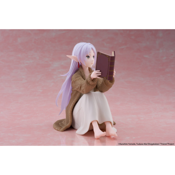 ‎Taito Desktop Cute Figure: Frieren: Beyond Journey's End - Frieren Roomwear Ver.