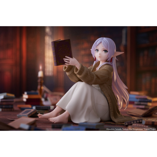‎Taito Desktop Cute Figure: Frieren: Beyond Journey's End - Frieren Roomwear Ver.