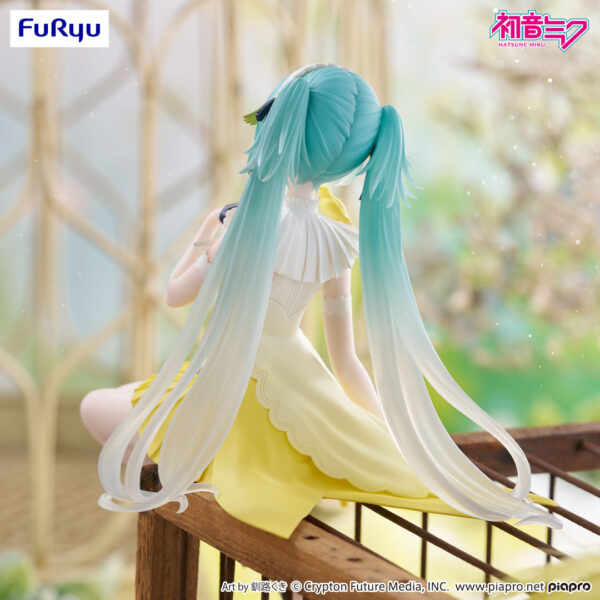 ‎Furyu Noodle Stopper Figure: Hatsune Canary Bird