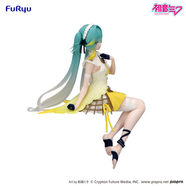 ‎Furyu Noodle Stopper Figure: Hatsune Canary Bird